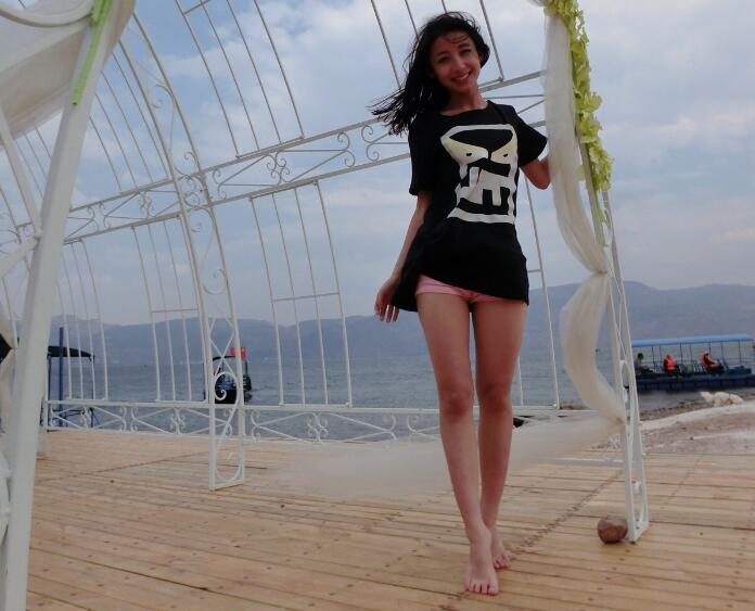 七彩飄香主持人芃芃怎么了