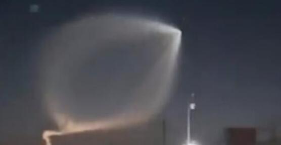 甘肅天空現(xiàn)巨大發(fā)光不明飛行物