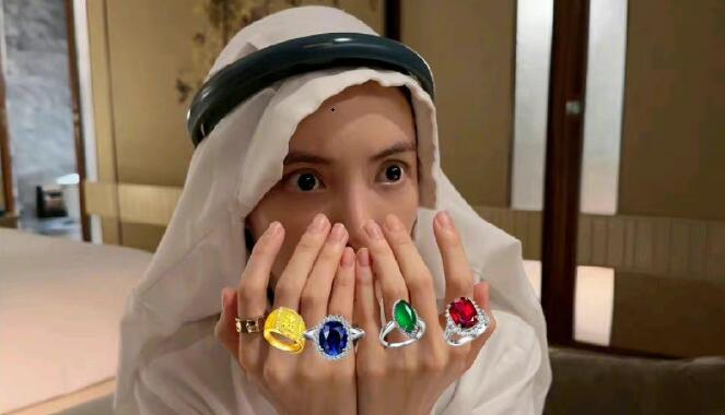 金晨回應(yīng)模仿卡塔爾小王子自拍