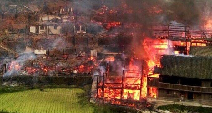 貴州一村莊大片木屋著火官方回應(yīng)