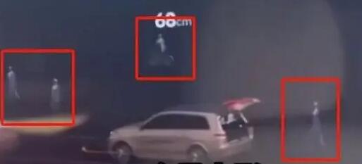 汽車?yán)走_(dá)在無人陵園內(nèi)顯示全是人影