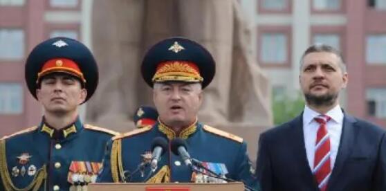 俄重組庫(kù)茲涅佐夫號(hào)航母艦員