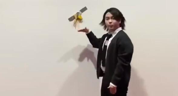 韓國大學(xué)生吃掉天價香蕉藝術(shù)品