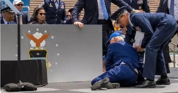 特朗普罕見為拜登發(fā)聲不要開玩笑