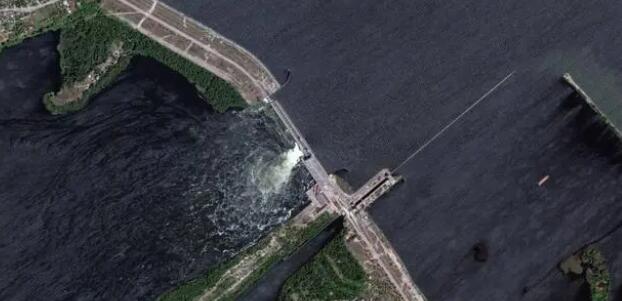 澤連斯基就水電站大壩遭襲開會(huì)