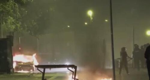 法國(guó)遭警察射殺少年外祖母發(fā)聲