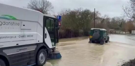 英國連發(fā)300多個洪水預警