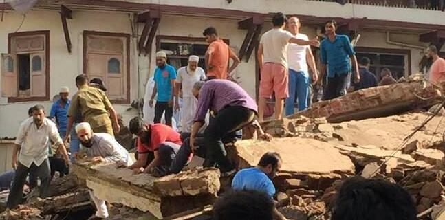 印度一教室突然倒塌學生墜落