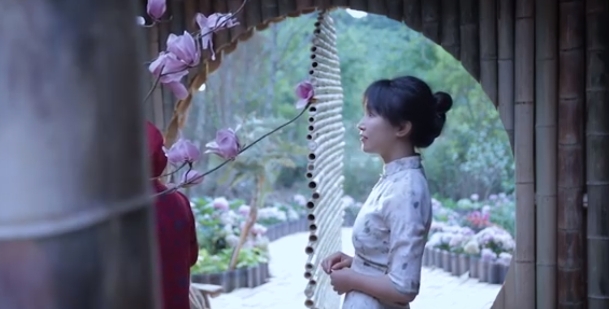 李子柒拿柴房造了一個(gè)森林衣帽間